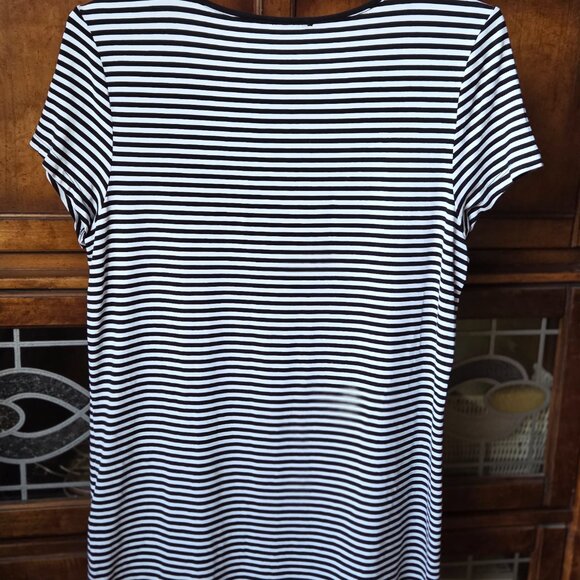 Beautiful Tricotto Striped Tunic with Floral Embellishment - Picture 4 of 7